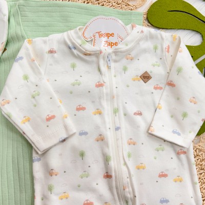  Kit 2 Macacões + Babador Bandana Carrinhos e Canelado - Verde Menta e Off White